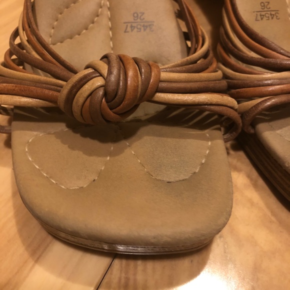 Fioni size 8.5 summer heels - Picture 4 of 4